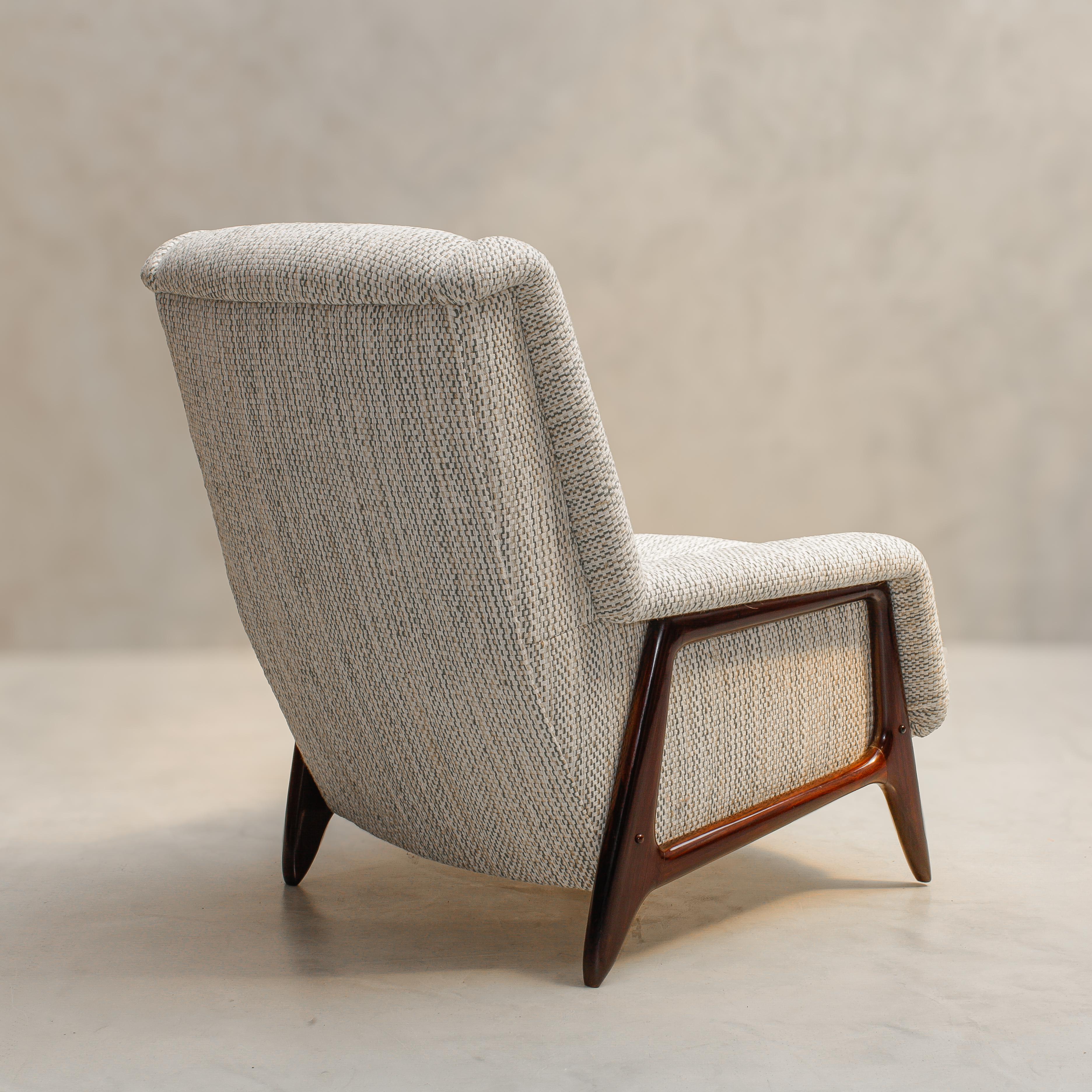 Sergio Rodrigues - Taba - Stella armchair in solid rosewood jacaranda 1956 For Sale 2