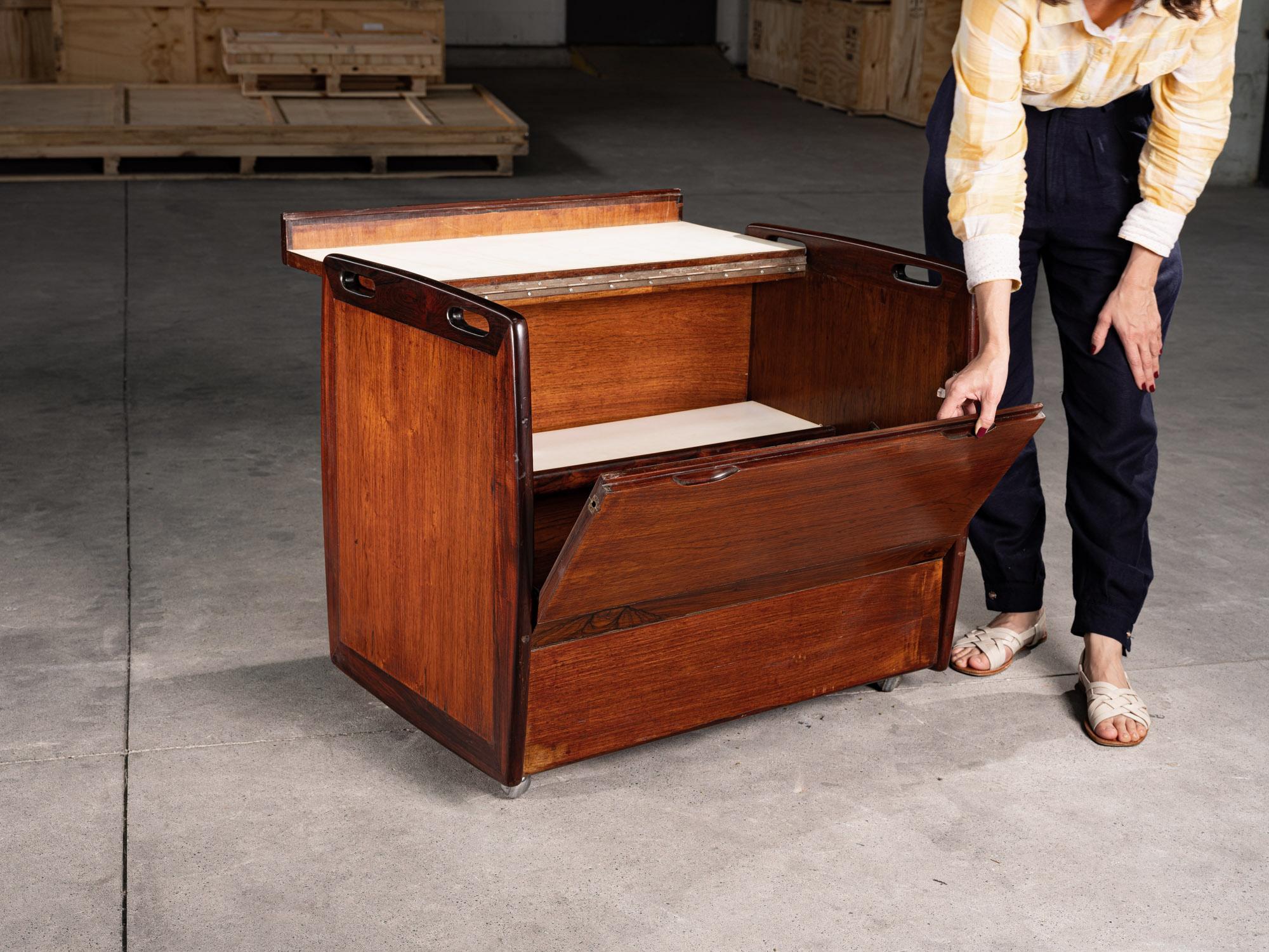 Hand-Crafted Sergio Rodrigues. Tea trolley / Bar, c. 1960. Edition Oca For Sale