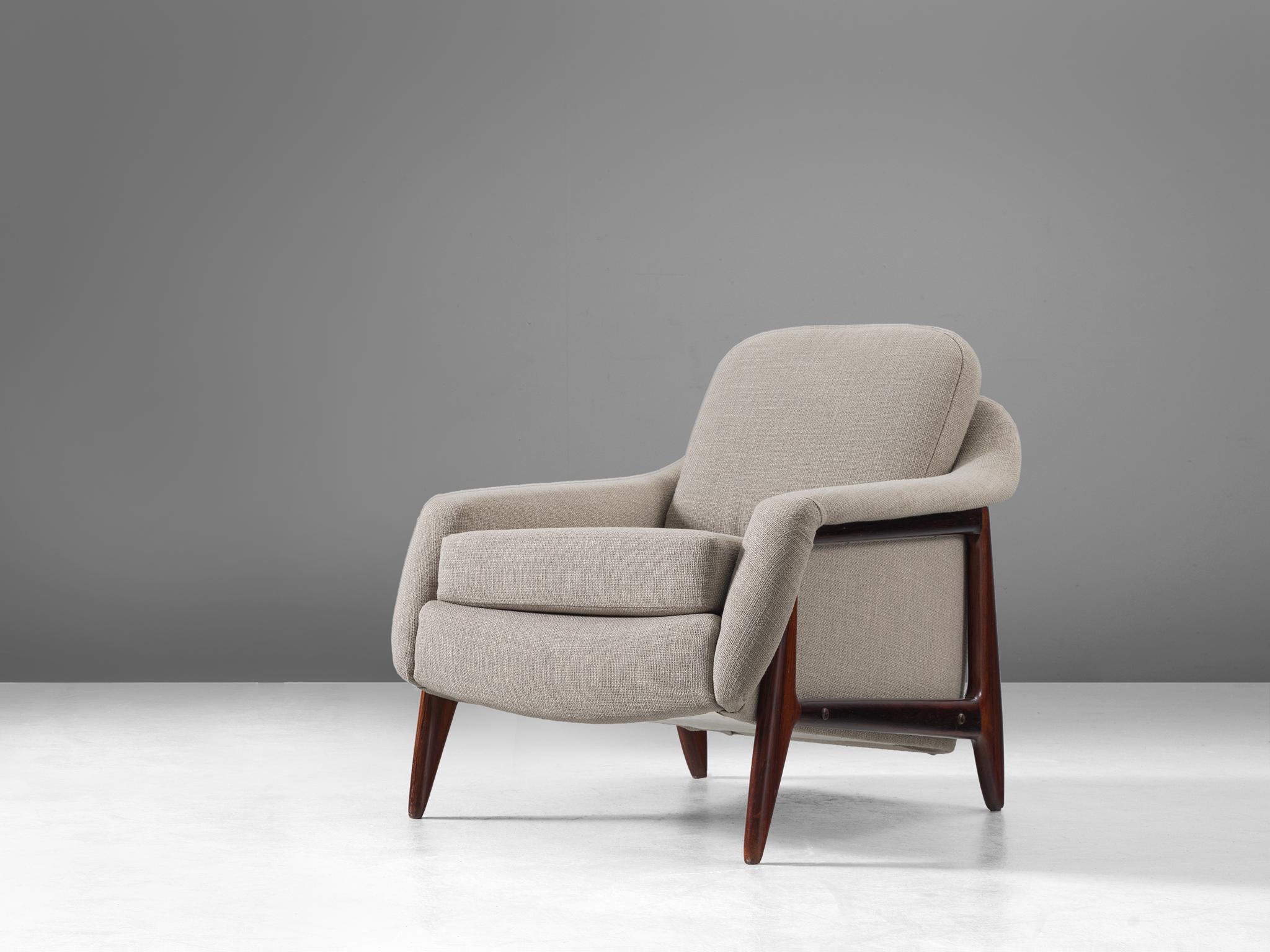 Sergio Rodrigues for Oca, customizable 'Stella' club chairs, in rosewood and to be selected fabric or leather, Brazil, 1956.

This beautiful easy chairs, designed by Brazilian Sergio Rodrigues, will be customized following your preferences by the