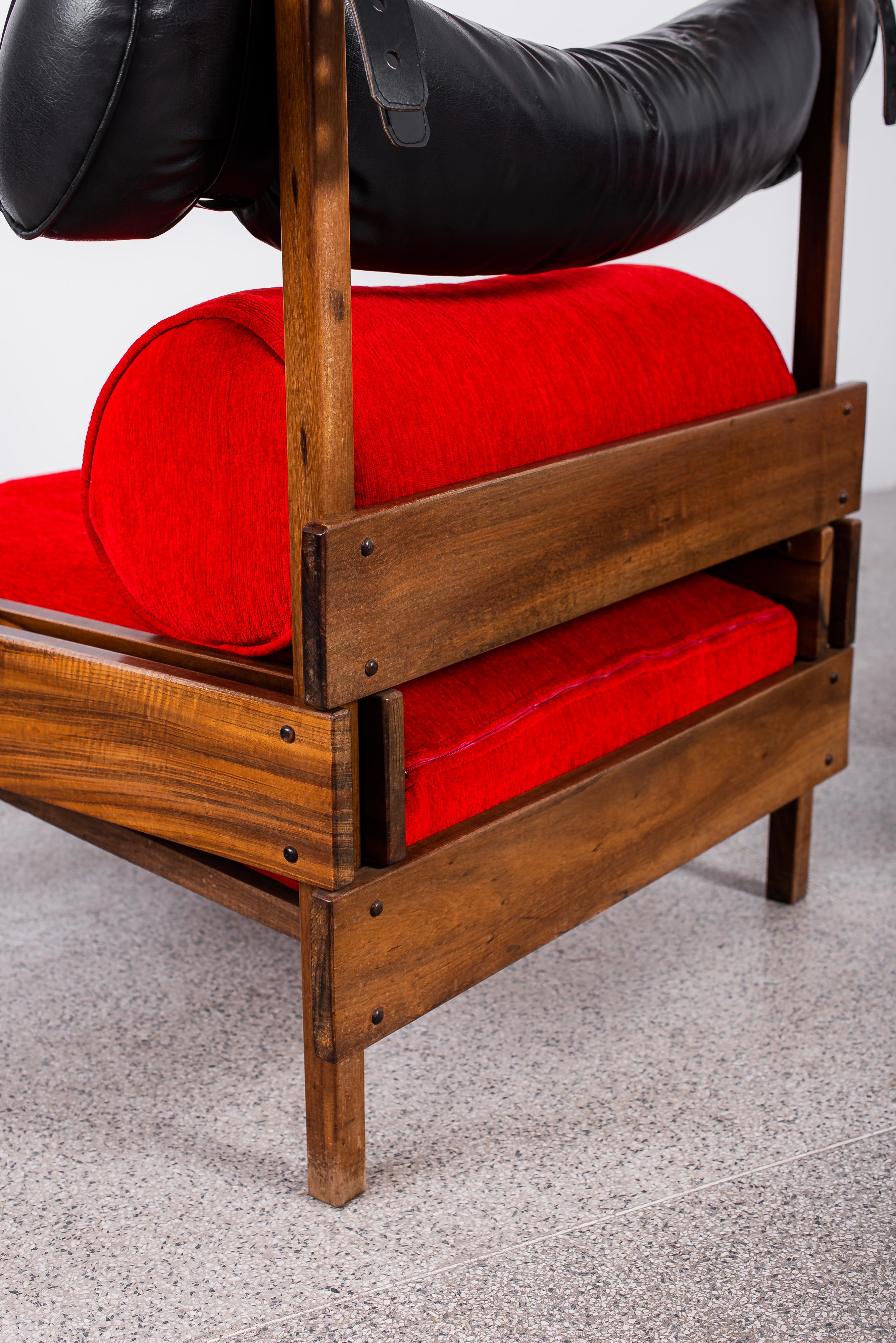 Sérgio Rodrigues, Tonico Armchair, 1962 For Sale 4