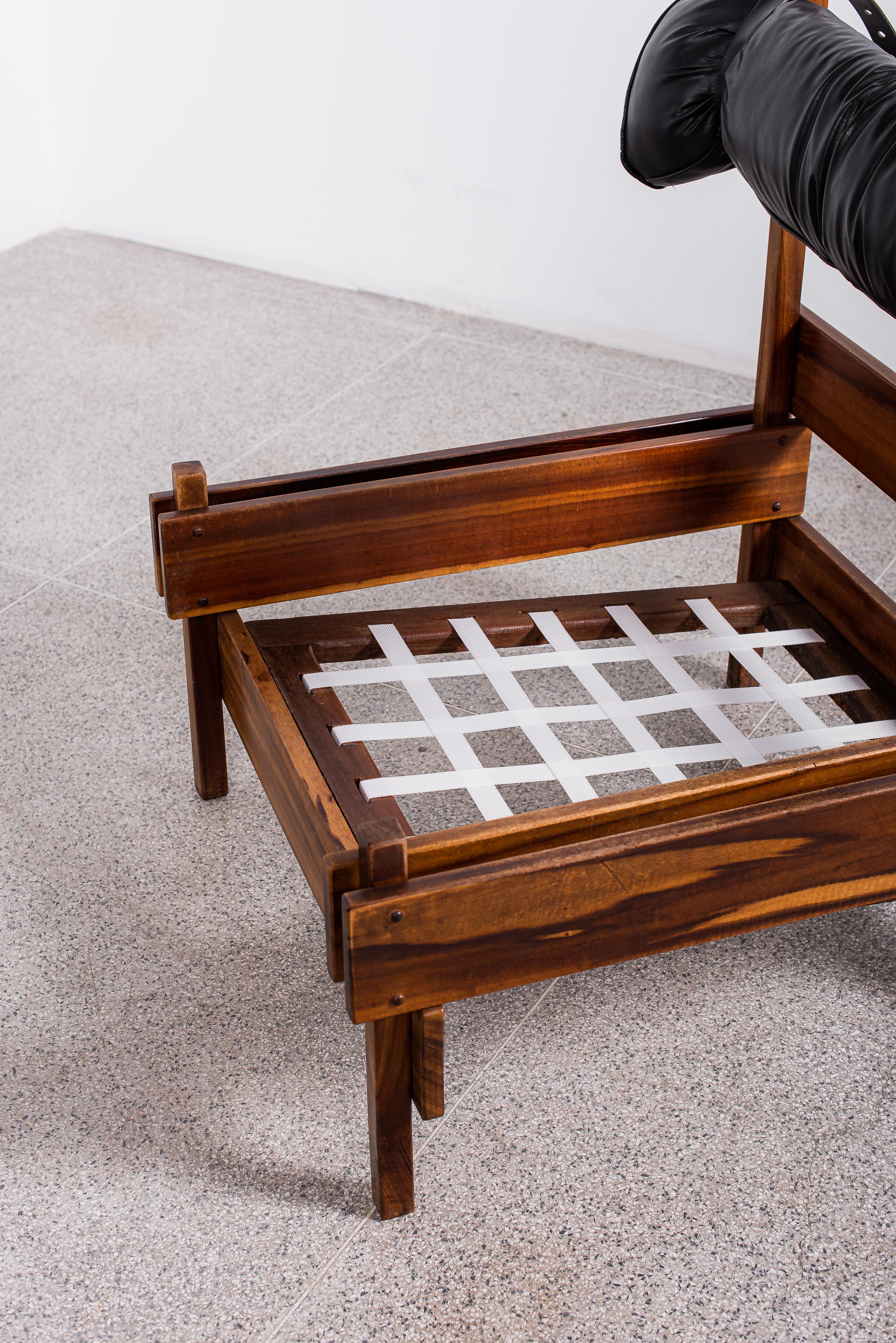 Sérgio Rodrigues, Tonico Armchair, 1962 For Sale 6