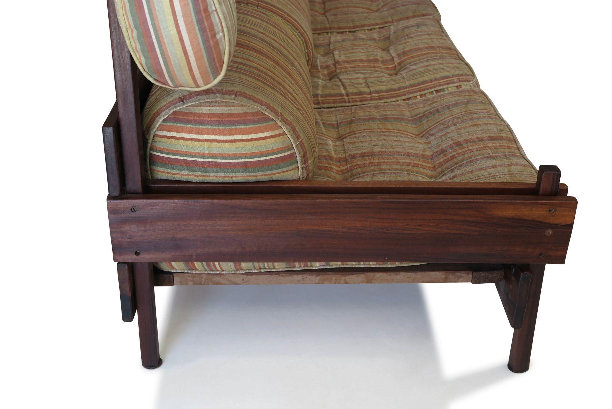 Sergio Rodrigues Tonico Sofa, By OCA/Meia-Pataca, Brazil, 1962 for Reupholstery For Sale 3