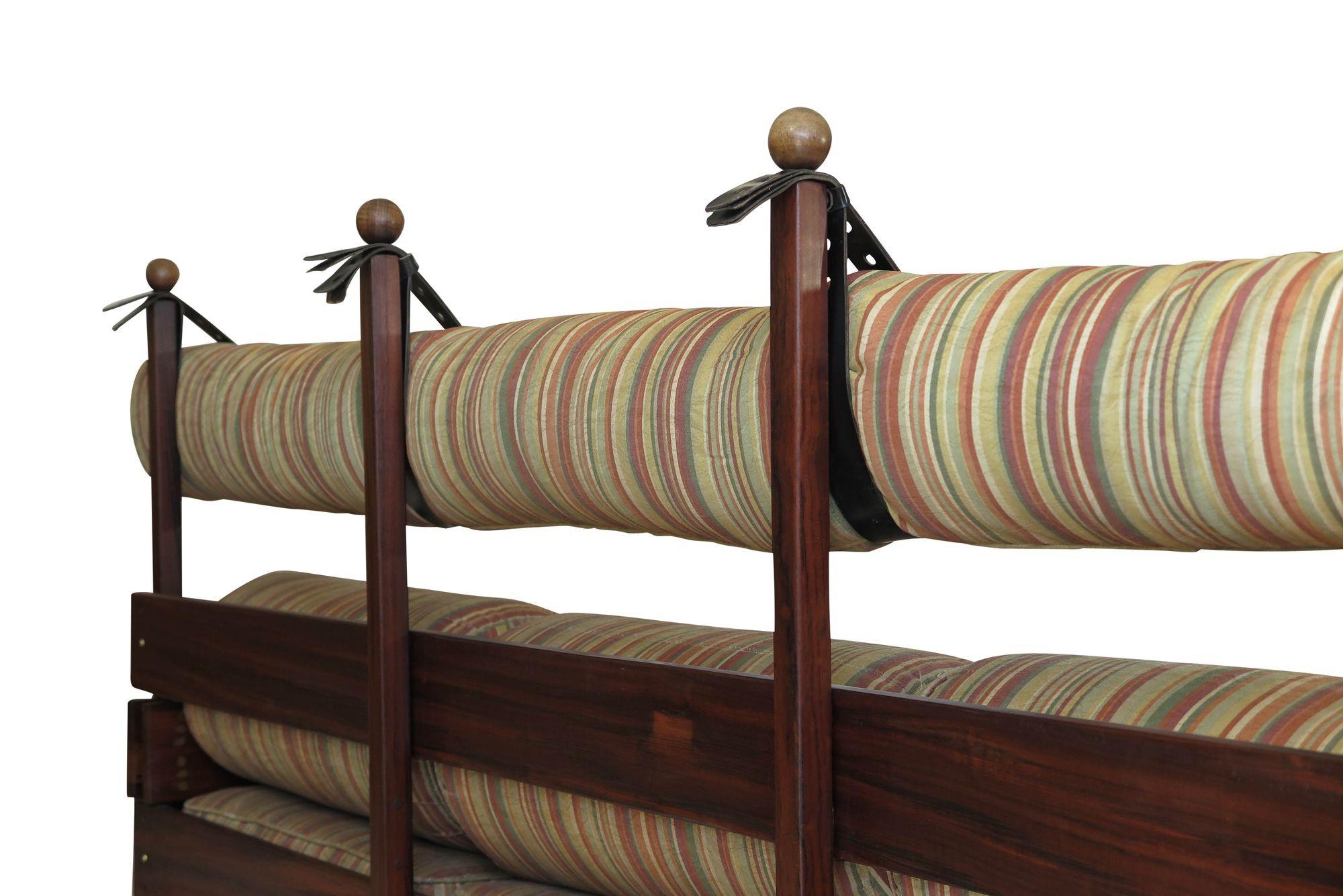 Sergio Rodrigues Tonico Sofa, By OCA/Meia-Pataca, Brazil, 1962 for Reupholstery For Sale 2