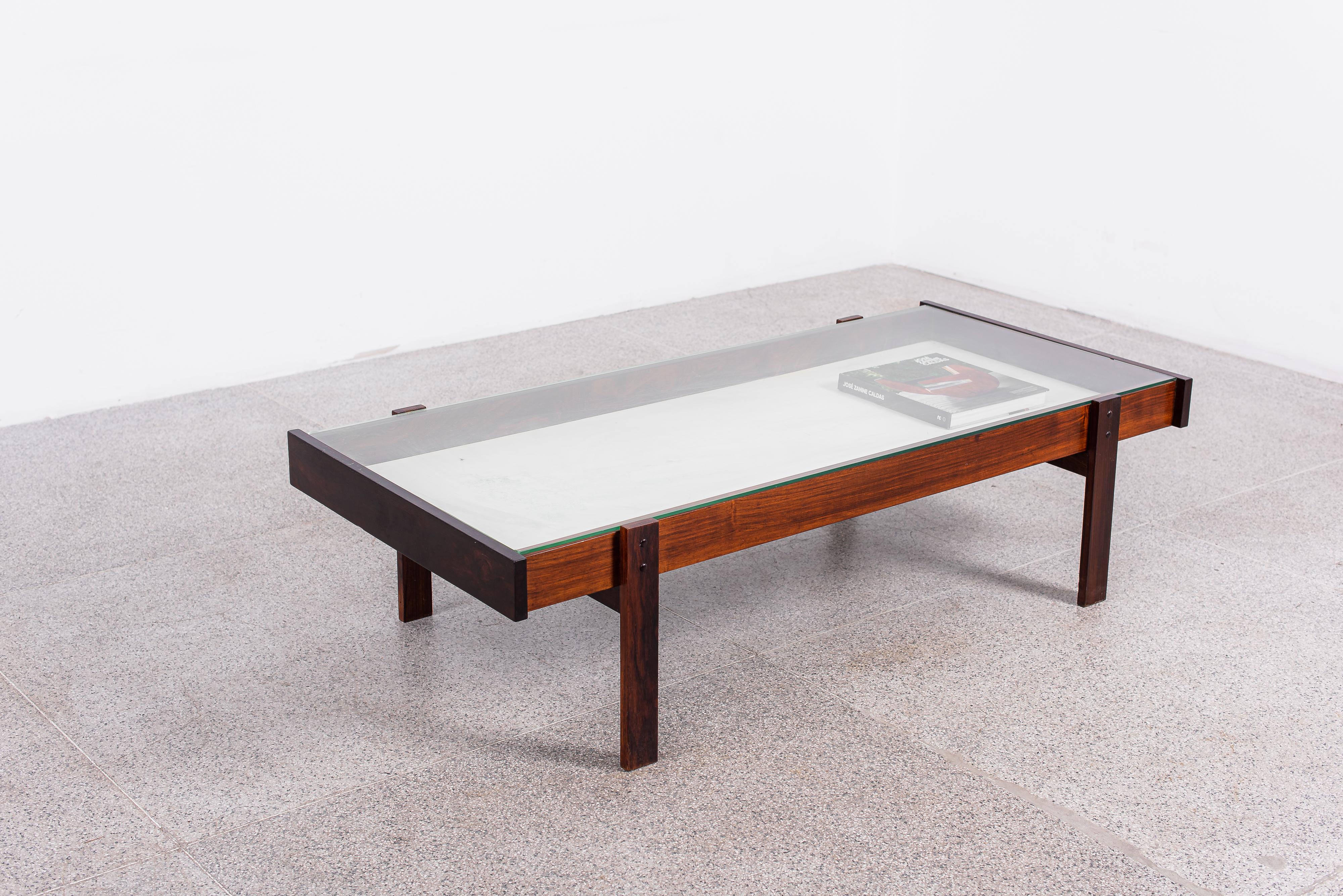 Sérgio Rodrigues, Tavolo a vitrine, 1958 in vendita 4