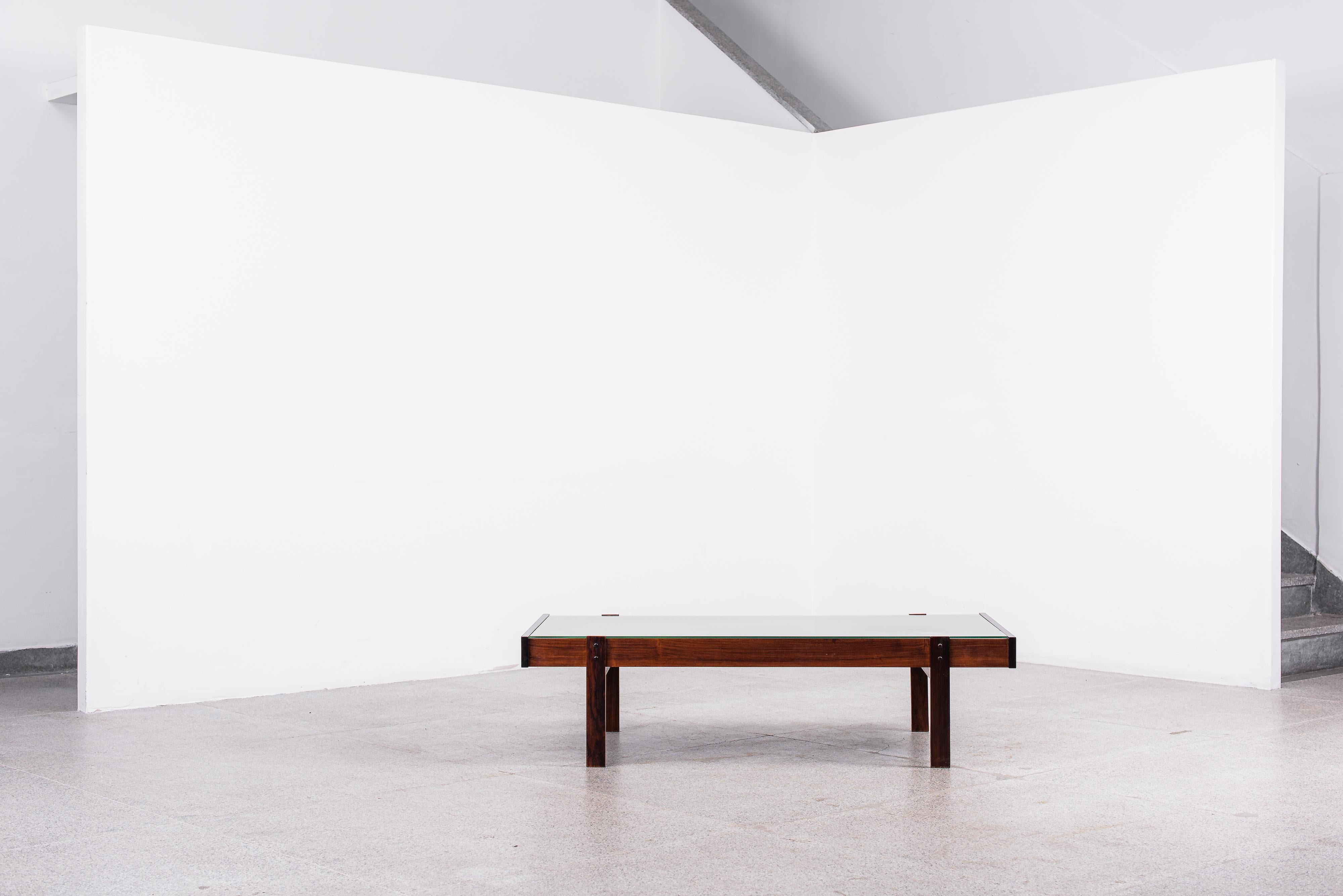 Sérgio Rodrigues, Tavolo a vitrine, 1958 in vendita 5