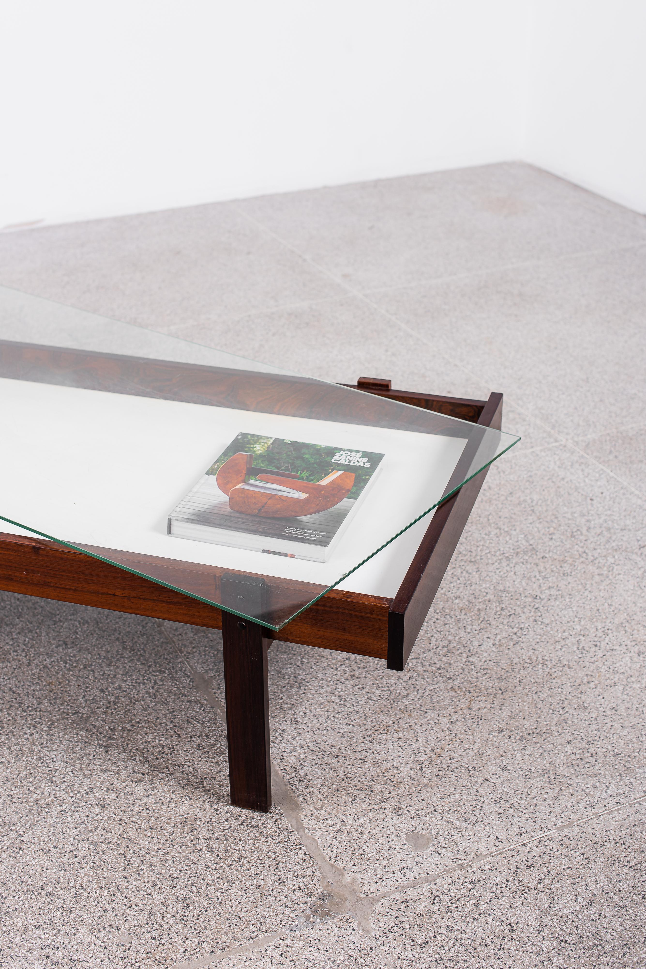 Sérgio Rodrigues, Tavolo a vitrine, 1958 in vendita 9