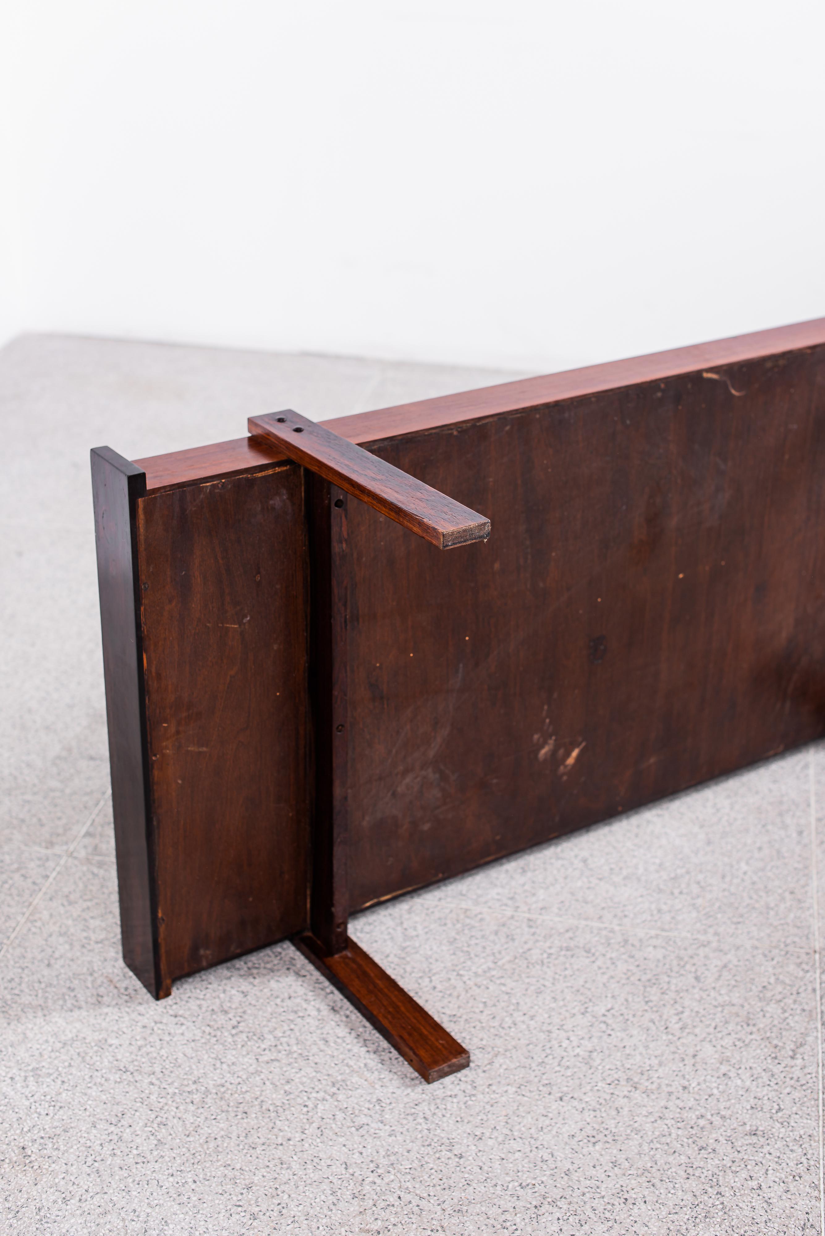 Sérgio Rodrigues, Tavolo a vitrine, 1958 in vendita 11