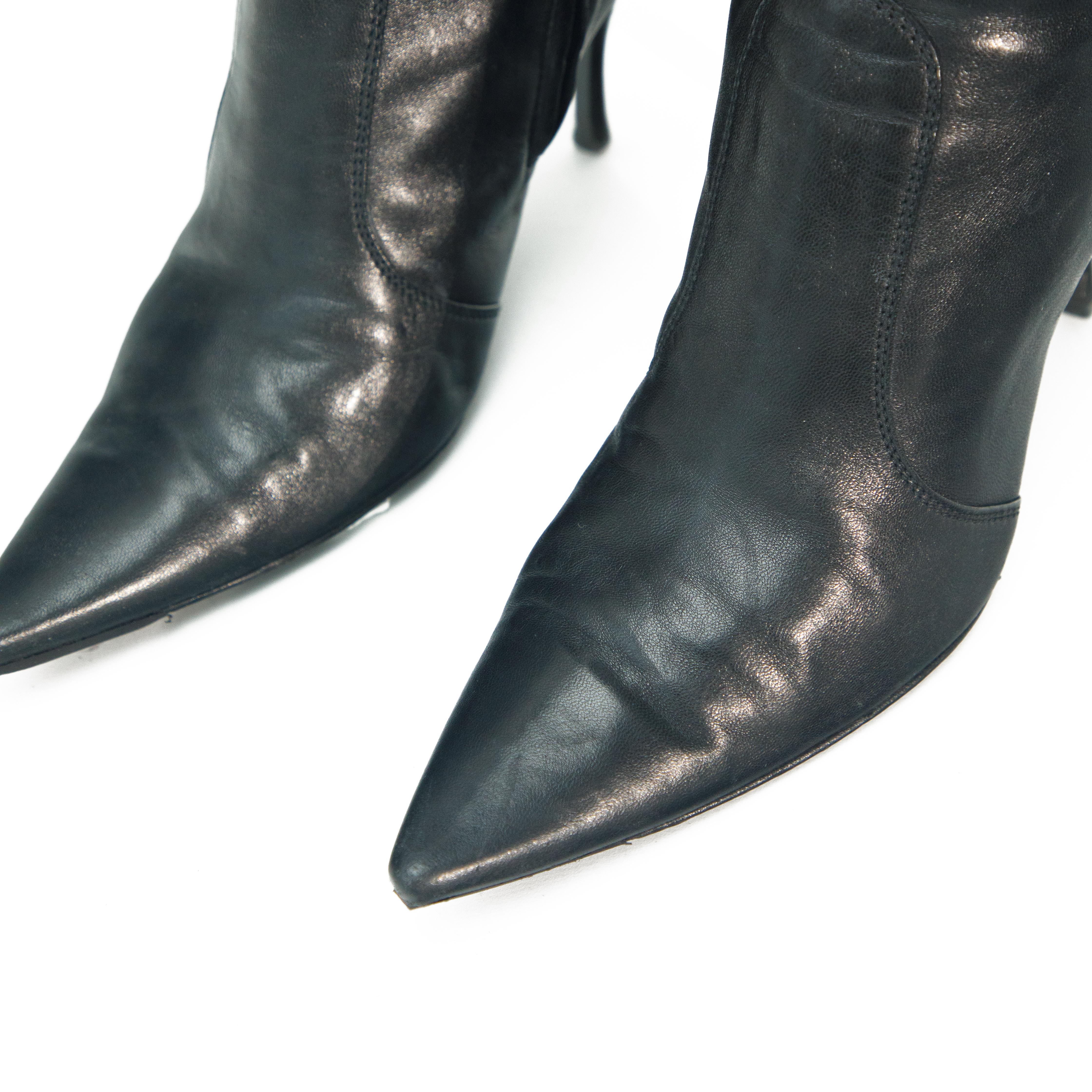 Sergio Rossi 2008 Black Leather Knee High Boots size 37.5 In Good Condition For Sale In London, GB