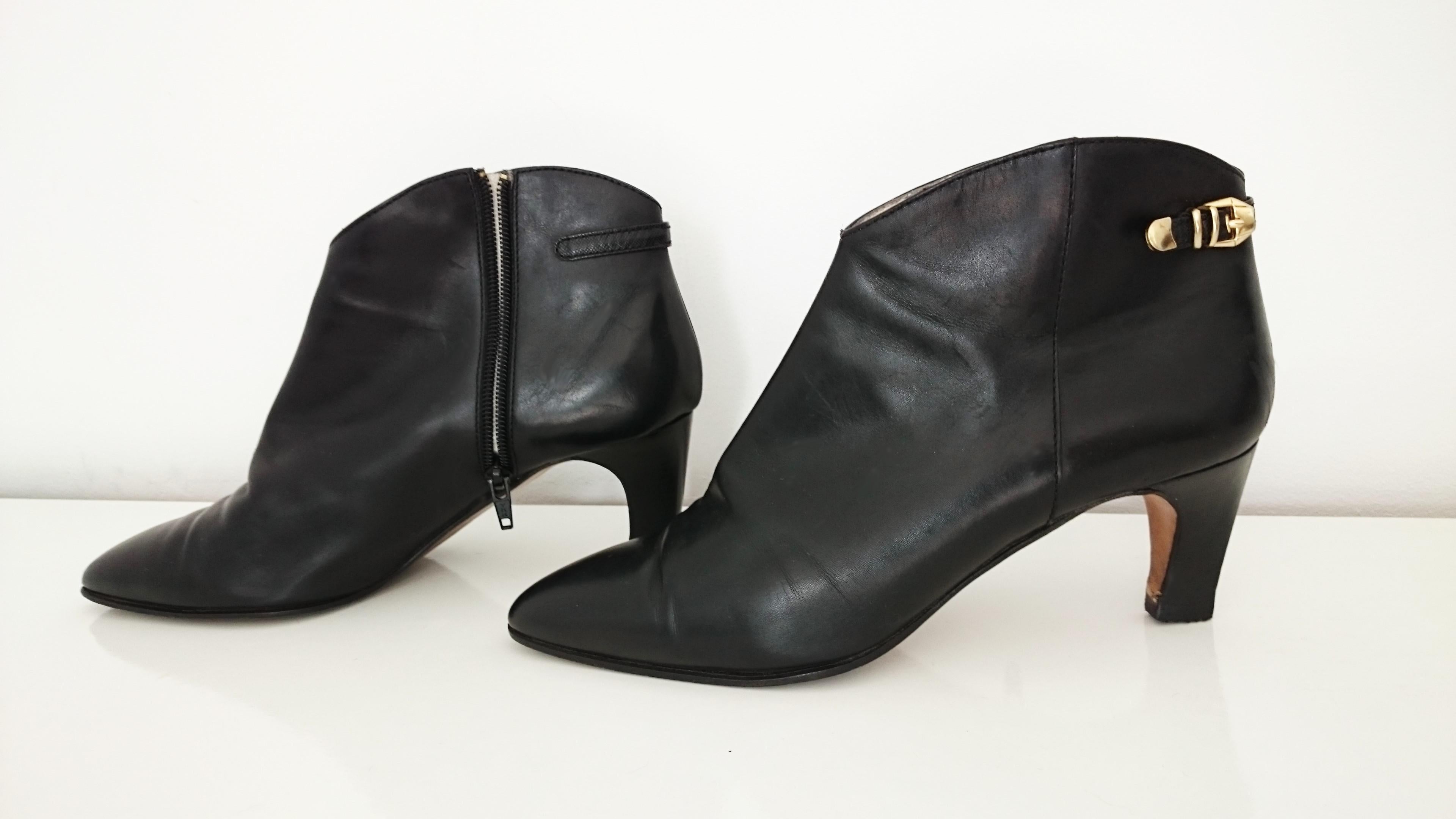 Sergio Rossi Ankle Boots Black Leather with Zipper. Great conditions. Size 40 For Sale 6