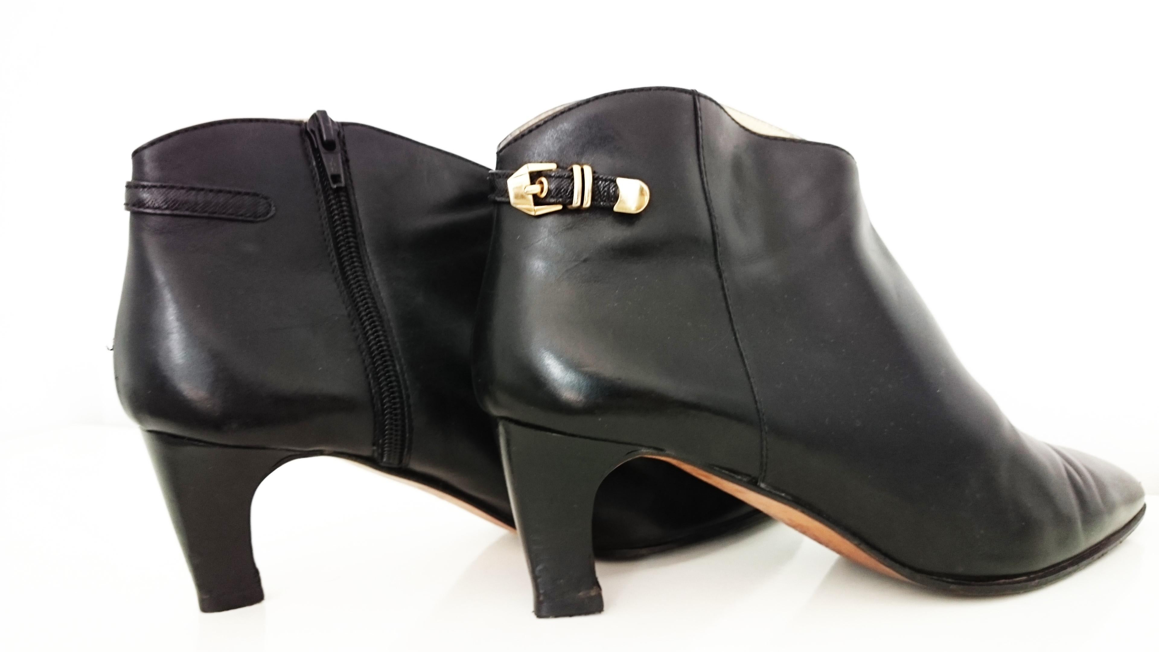 Women's Sergio Rossi Ankle Boots Black Leather with Zipper. Great conditions. Size 40 For Sale