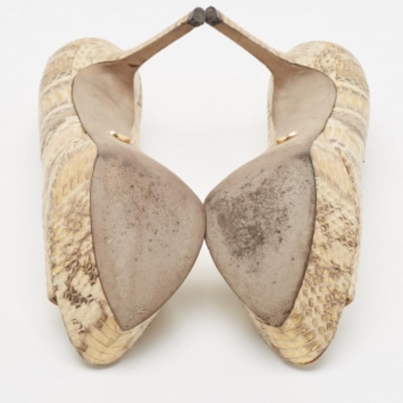 De las mujeres Sergio Rossi Bombas peep to de piel con relieve de serpiente de agua beige/oro talla 38.5 en venta