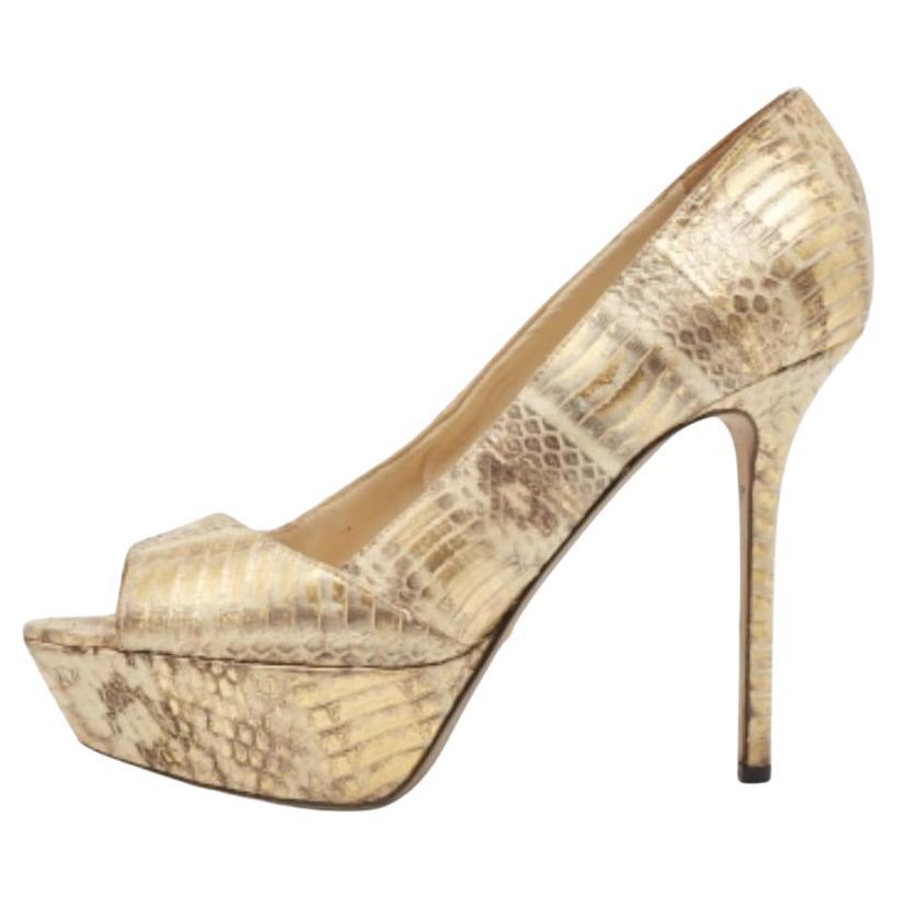 Sergio Rossi Bombas peep to de piel con relieve de serpiente de agua beige/oro talla 38.5
