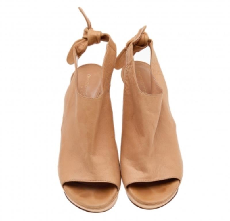 Sergio Rossi Beige Leder Plateau-Wickelsandalen mit Knöchelverschluss Größe 38 im Zustand „Relativ gut“ im Angebot in Dubai, Al Qouz 2