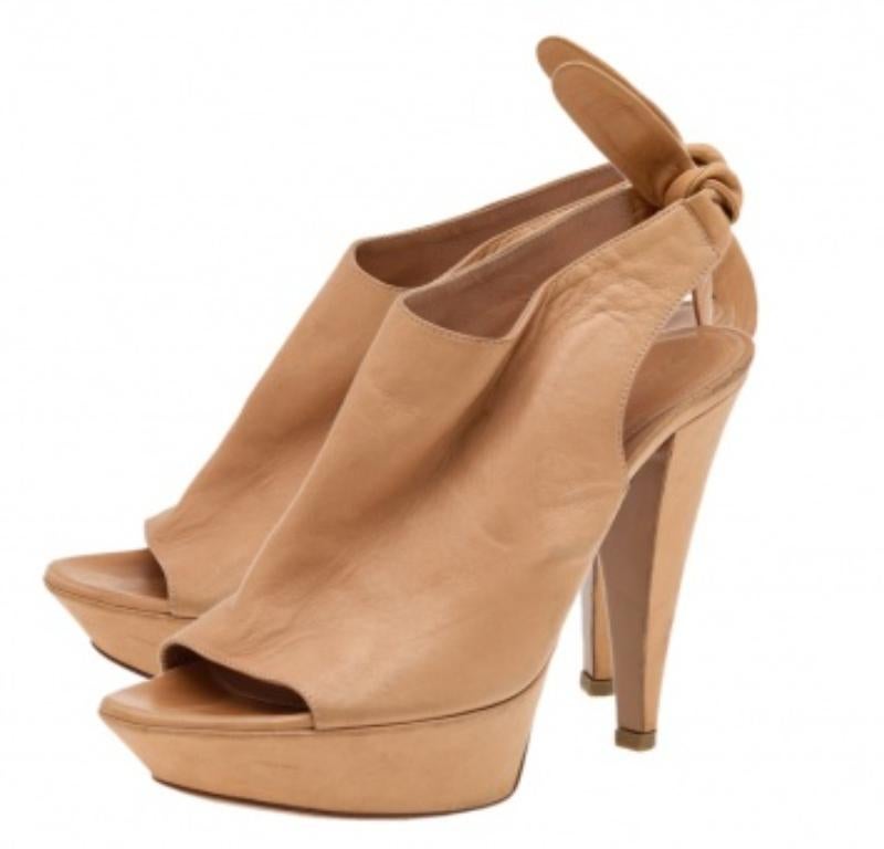 Sergio Rossi Beige Leder Plateau-Wickelsandalen mit Knöchelverschluss Größe 38 im Angebot 4