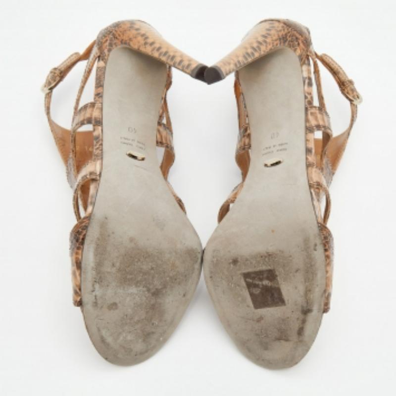 Sergio Rossi Sandali in pelle di serpente beige Ombre Taglia 40 in vendita 2
