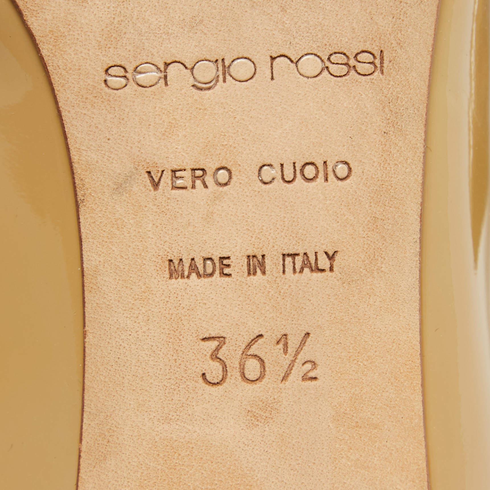 Sergio Rossi Bombas de punta de charol beige talla 36.5 en venta 3