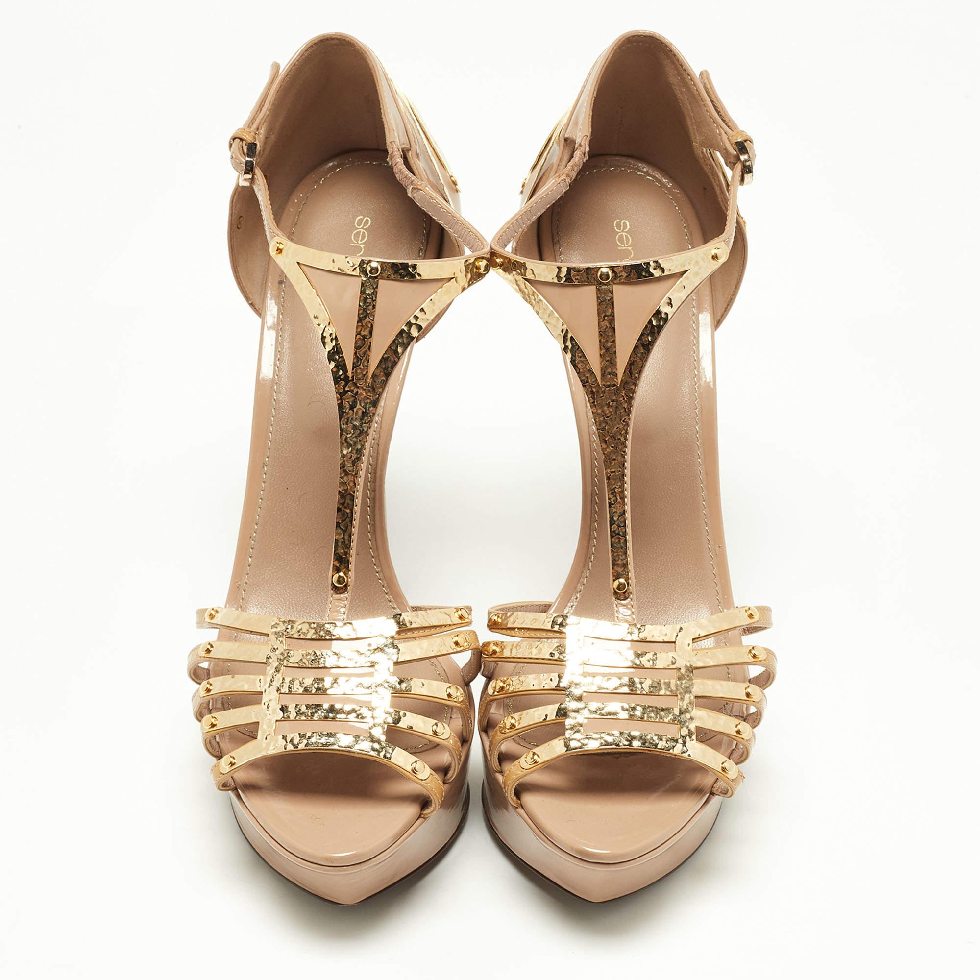 Sergio Rossi Beige Patent Leather Strappy Platform Sandals Size 40 In Good Condition For Sale In Dubai, Al Qouz 2