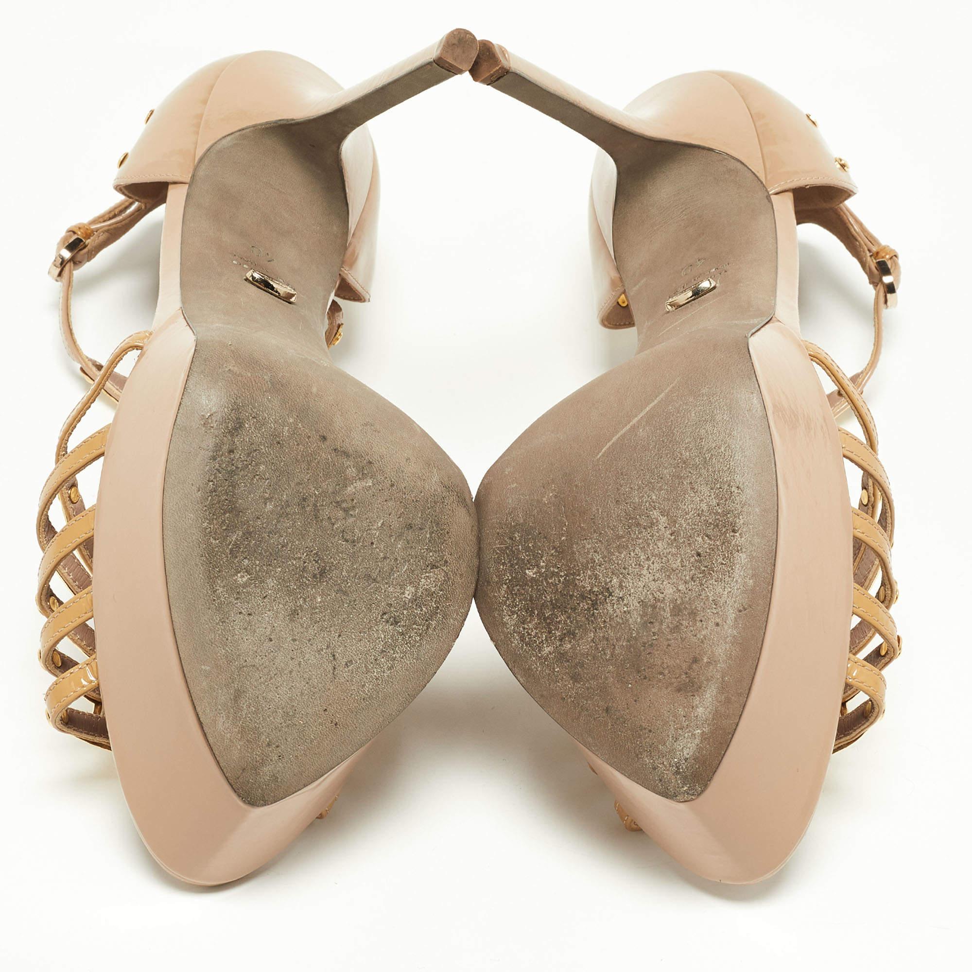 Sergio Rossi Beige Patent Leather Strappy Platform Sandals Size 40 For Sale 2