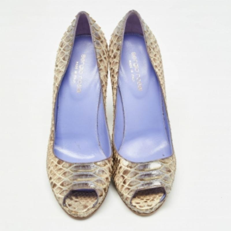 Sergio Rossi Beige Python Leder Peep Toe Pumps Größe 37.5 im Zustand „Gut“ im Angebot in Dubai, Al Qouz 2