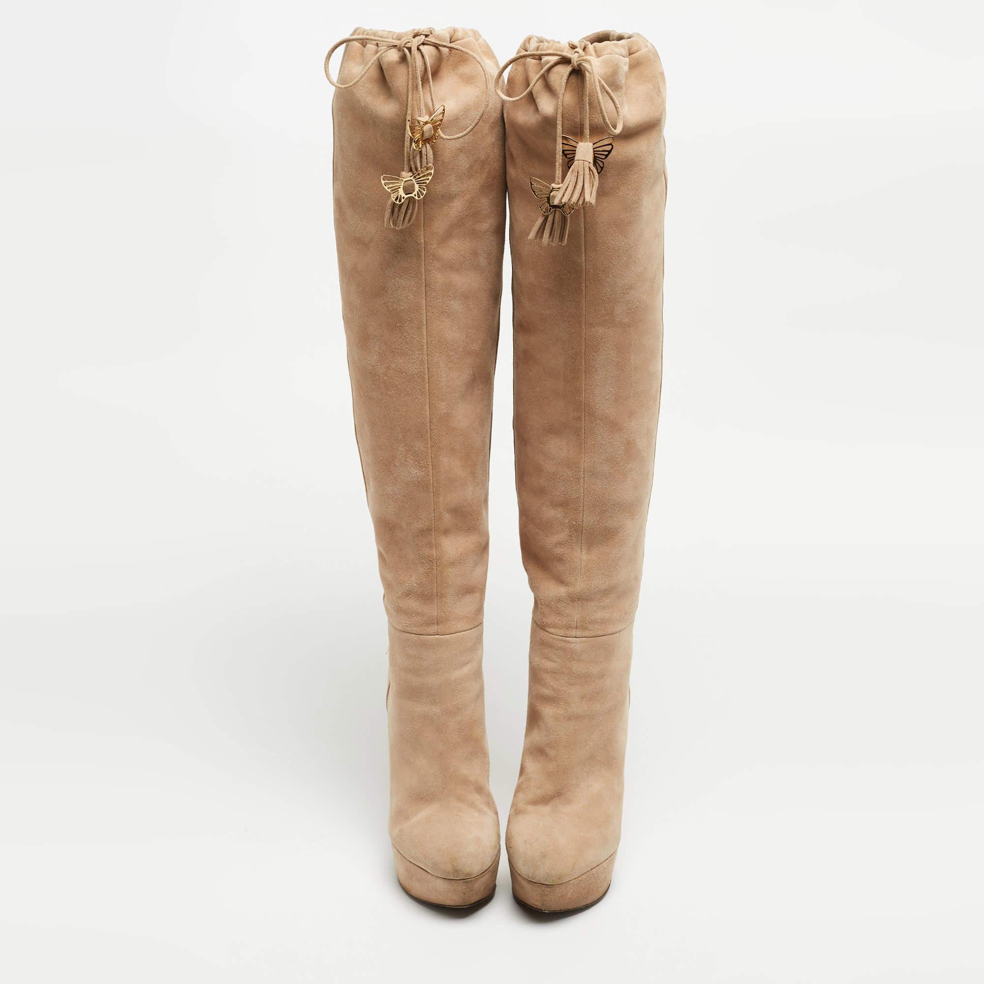 Sergio Rossi Beige Suede Knee Length Boots Size 38 In Good Condition For Sale In Dubai, Al Qouz 2