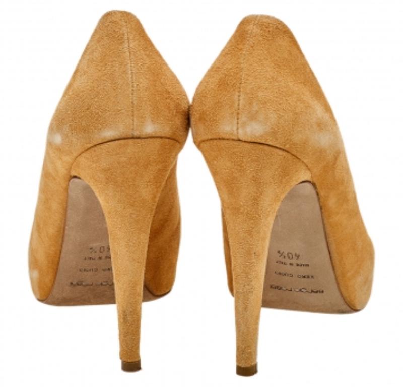 Beige Sergio Rossi Pumps in pelle scamosciata beige misura 40,5 in vendita