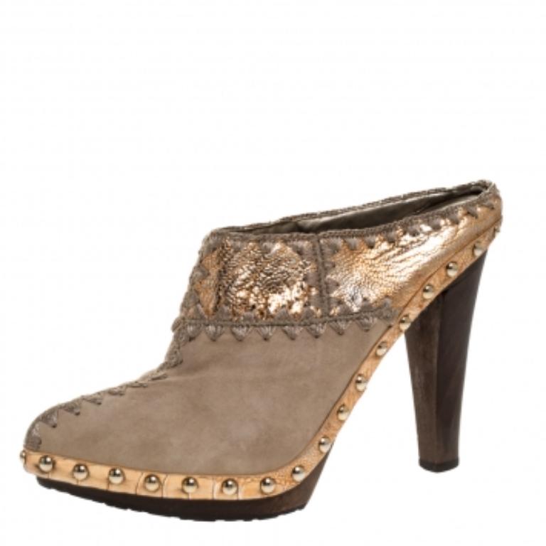 Sergio Rossi Beige Suede Stud Trim Wooden Platform Pointed Toe Mules Size 37.5 For Sale 2