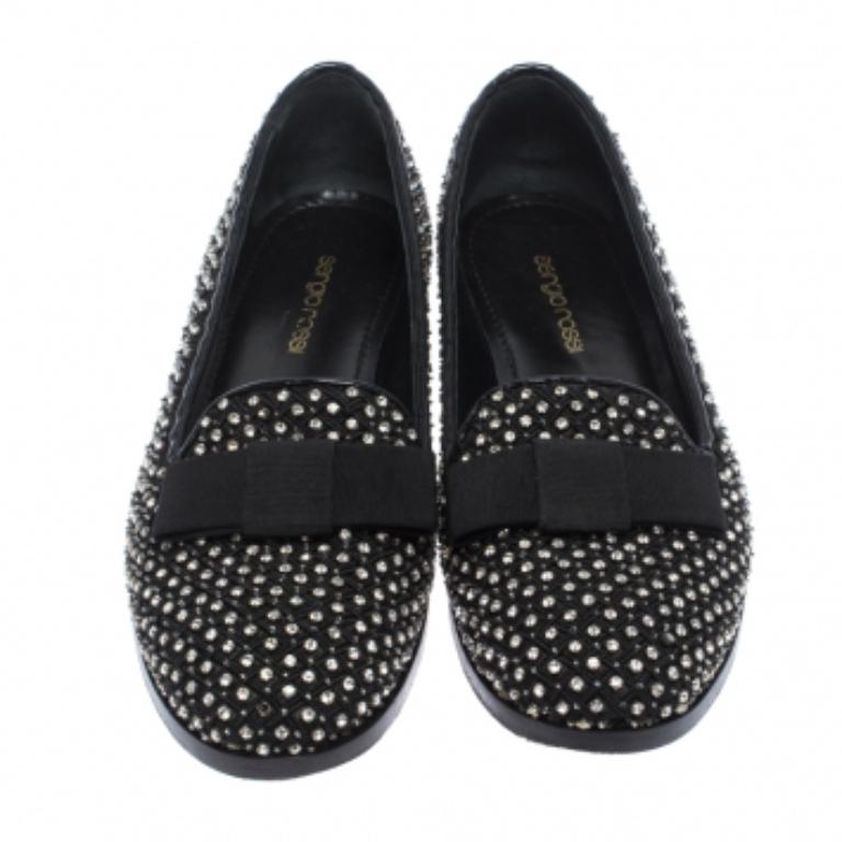 Sergio Rossi - Mocassins plats ornés de cristaux noirs avec nœud papillon, taille 36,5 Pour femmes en vente
