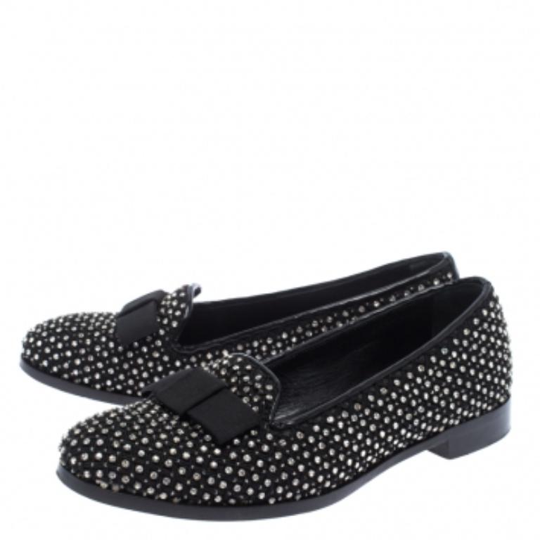 Sergio Rossi - Mocassins plats ornés de cristaux noirs avec nœud papillon, taille 36,5 en vente 3