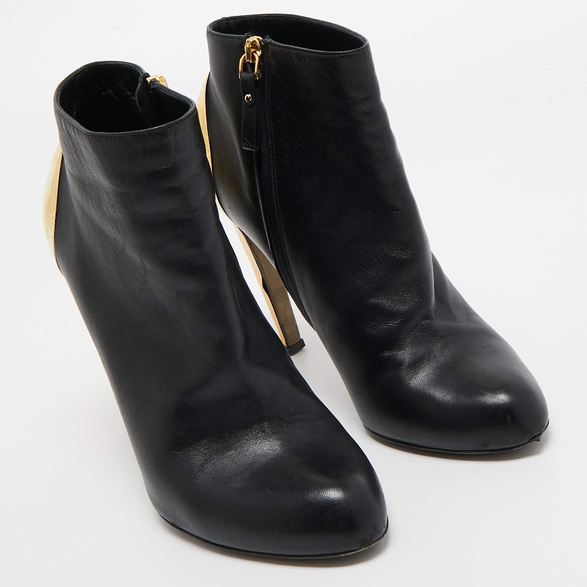 Women's Sergio Rossi Black Leather Ankle Booties Size 40 For Sale