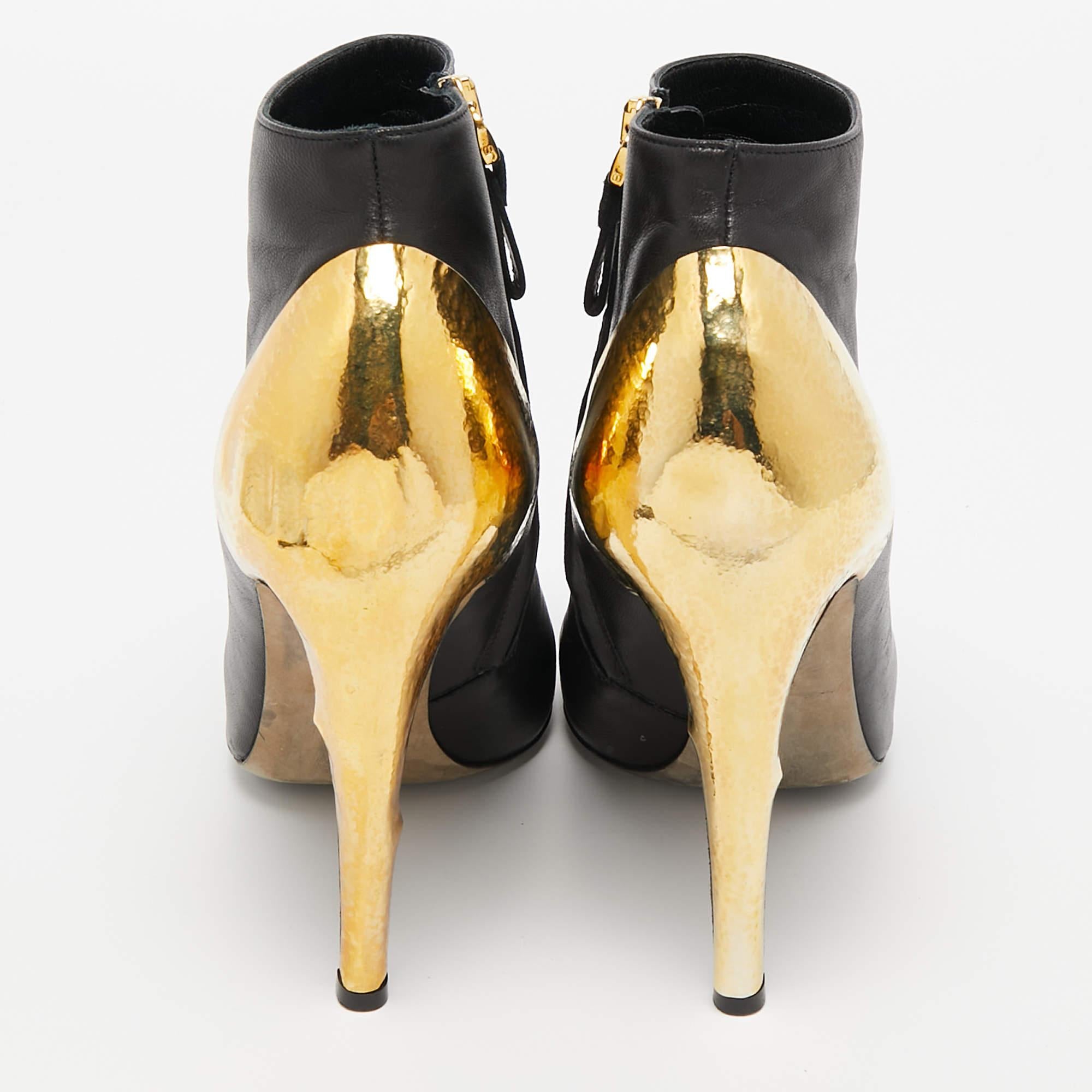 Sergio Rossi Black Leather Ankle Booties Size 40 For Sale 1