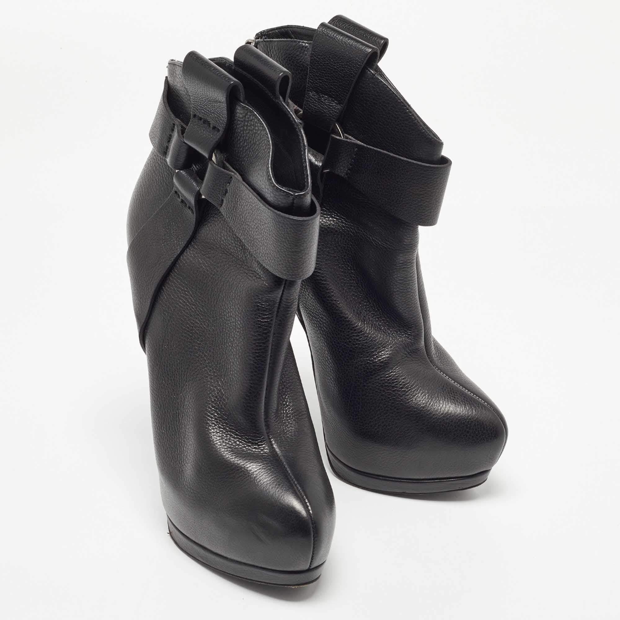 Sergio Rossi - Bottines en cuir noir - Taille 39.5 Bon état - En vente à Dubai, Al Qouz 2