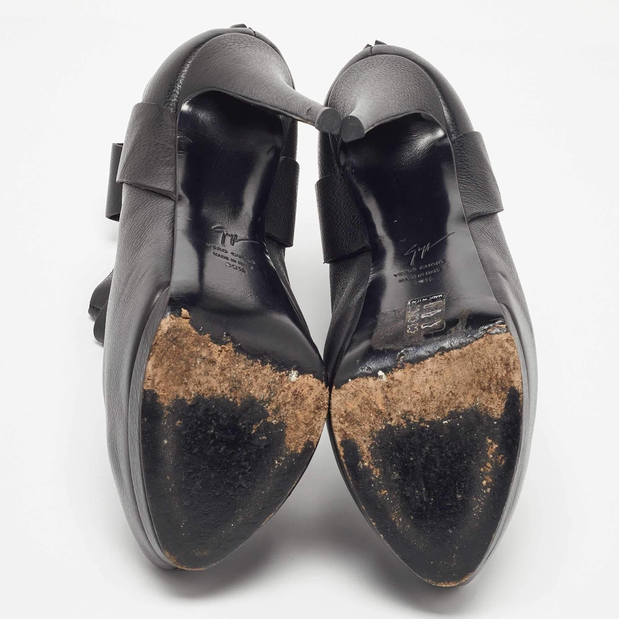 Sergio Rossi - Bottines en cuir noir - Taille 39.5 en vente 1