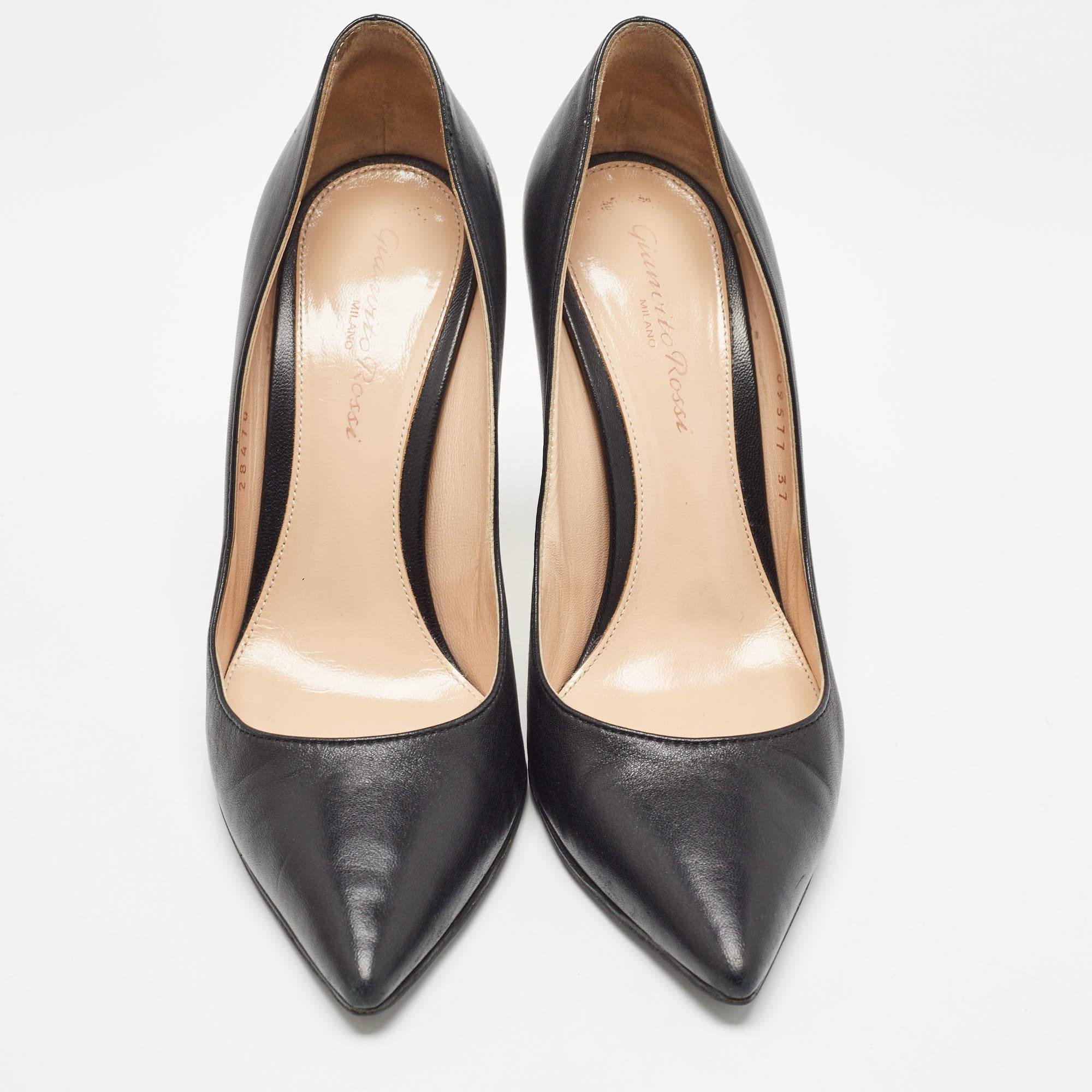 Sergio Rossi Black Leather Pointed Toe Pumps Size 37 In Good Condition For Sale In Dubai, Al Qouz 2