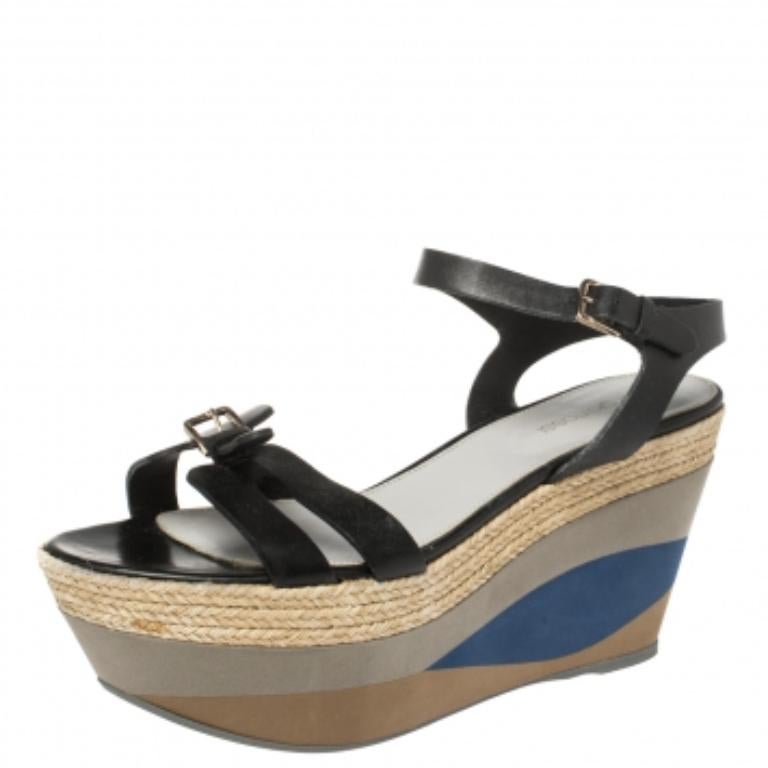 Sergio Rossi Black Leather Wedge Espadrille Ankle Strap Sandals Size 40 In Good Condition For Sale In Dubai, Al Qouz 2