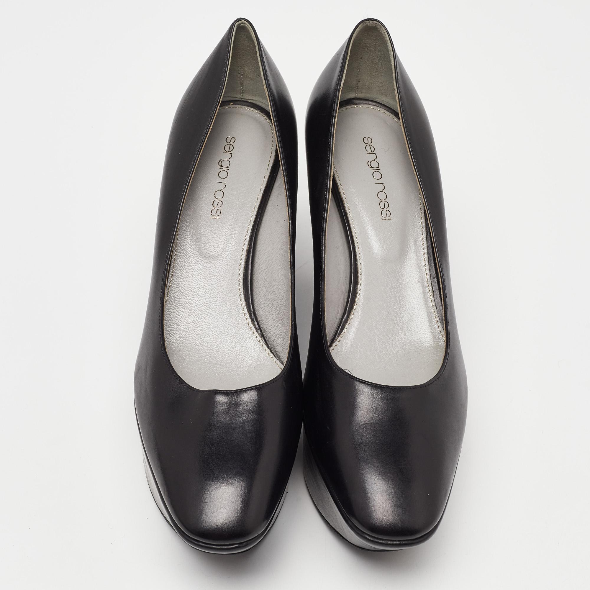 Sergio Rossi Black Leather Wedge Platform Pumps Size 38 In Good Condition For Sale In Dubai, Al Qouz 2