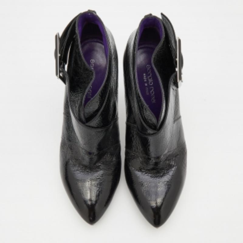 Sergio Rossi Black Patent Leather Buckle Detail Ankle Length Boots Size 37 In Good Condition For Sale In Dubai, Al Qouz 2