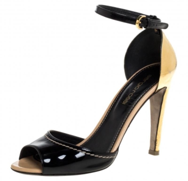Sergio Rossi Sandales à talons métalliques en cuir verni noir Taille 36 Bon état - En vente à Dubai, Al Qouz 2