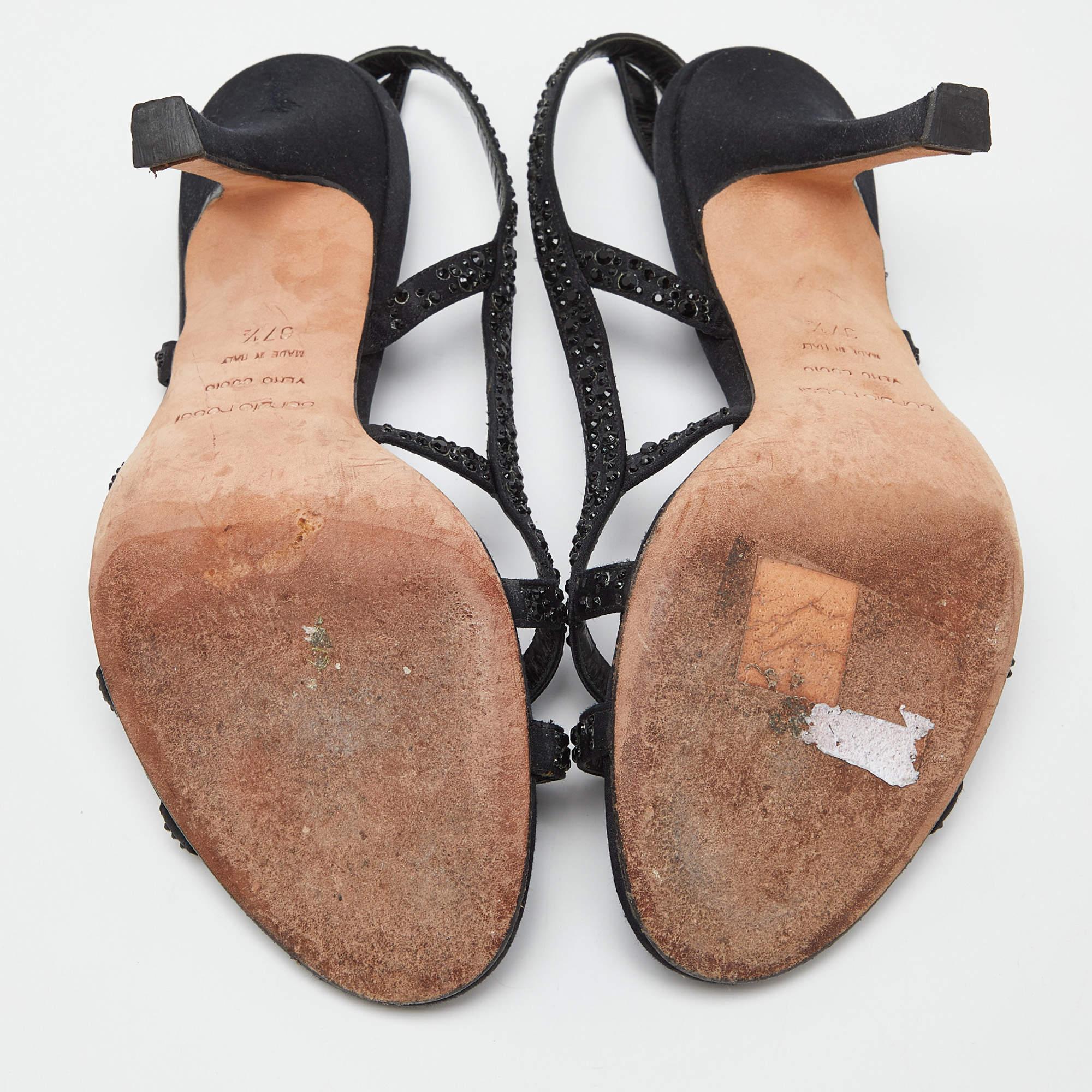 Sergio Rossi Schwarze Sandalen aus Satin mit Kristallverzierung und Knöchelriemen Größe 37,5 im Angebot 2