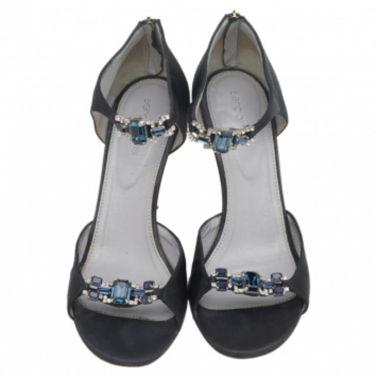 Sergio Rossi - Escarpins à bout ouvert en satin noir avec ornements - Taille 40 Pour femmes en vente