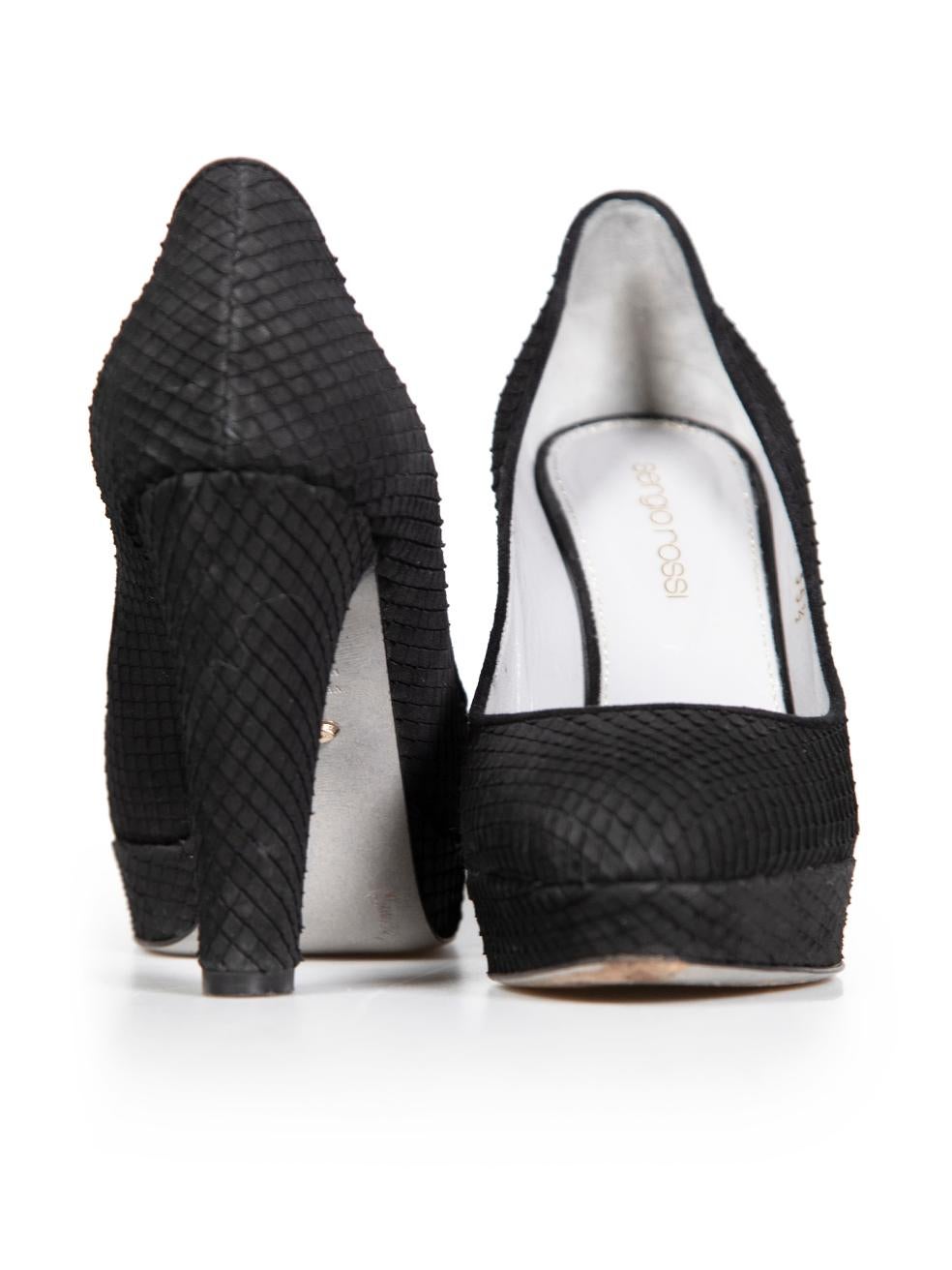 Nero Sergio Rossi Pumps in pelle di serpente nera misura IT 35,5 in vendita