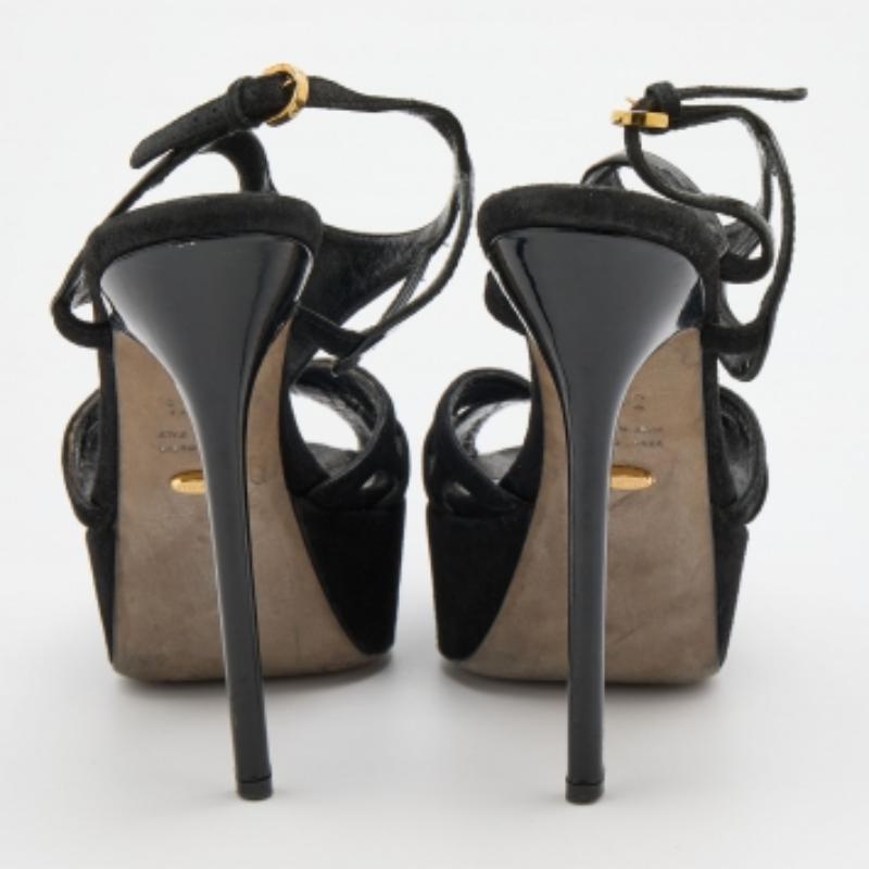 Nero Sergio Rossi Sandali con plateau in pelle scamosciata e vernice nera misura 36,5 in vendita