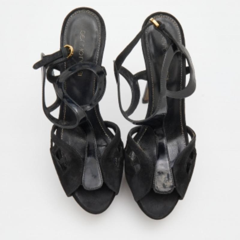 Sergio Rossi Sandali con plateau in pelle scamosciata e vernice nera misura 36,5 in vendita 1