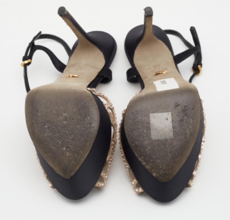 Sergio Rossi Sandalias de plataforma festoneadas con tiras de cristal, negras y de ante, talla 40 en venta 3
