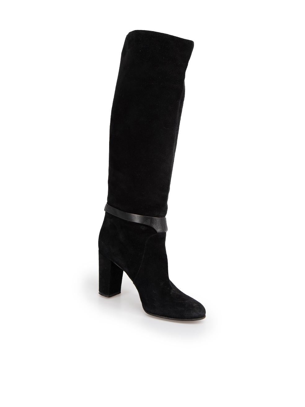 CONDITION is Very good. Minimal wear to boots is evident. Minimal wear to the front, heel ends and near the sides is seen with discolouration marks on this used Sergio Rossi designer resale item.
 
 
 
 Details
 
 
 Black
 
 Suede
 
 Boots
 
 Knee