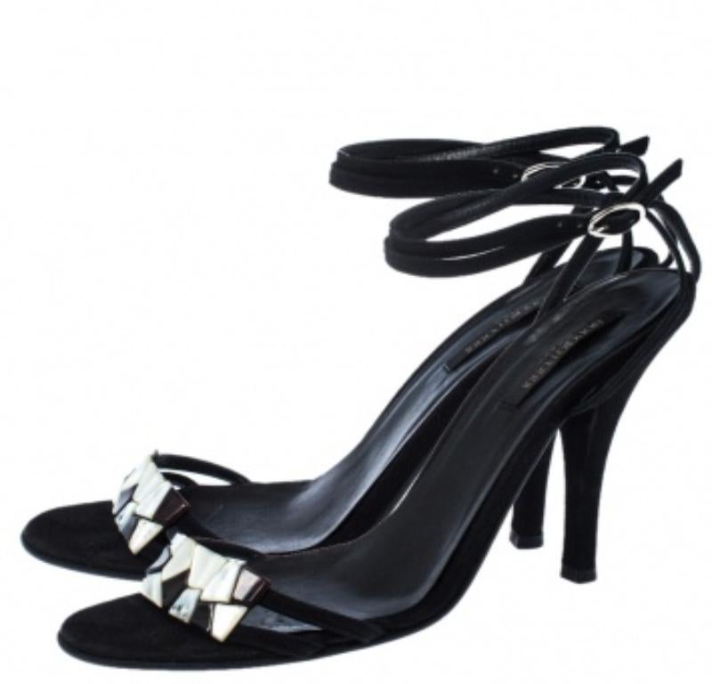 Sergio Rossi Schwarz Wildleder Perlmutt Knöchel Wrap Sandalen Größe 39.5 im Angebot 4