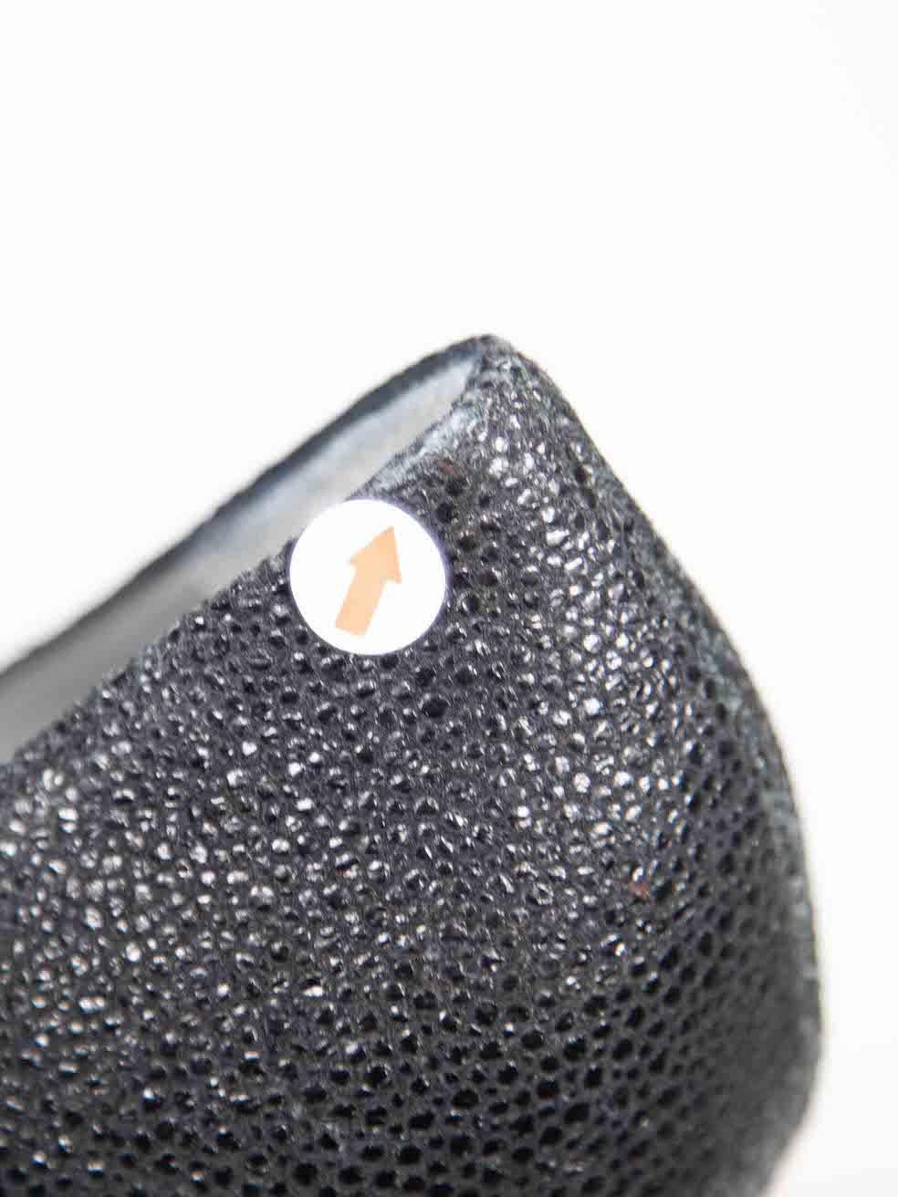 Sergio Rossi Pumps a punta in pelle nera testurizzata misura IT 38,5 in vendita 1
