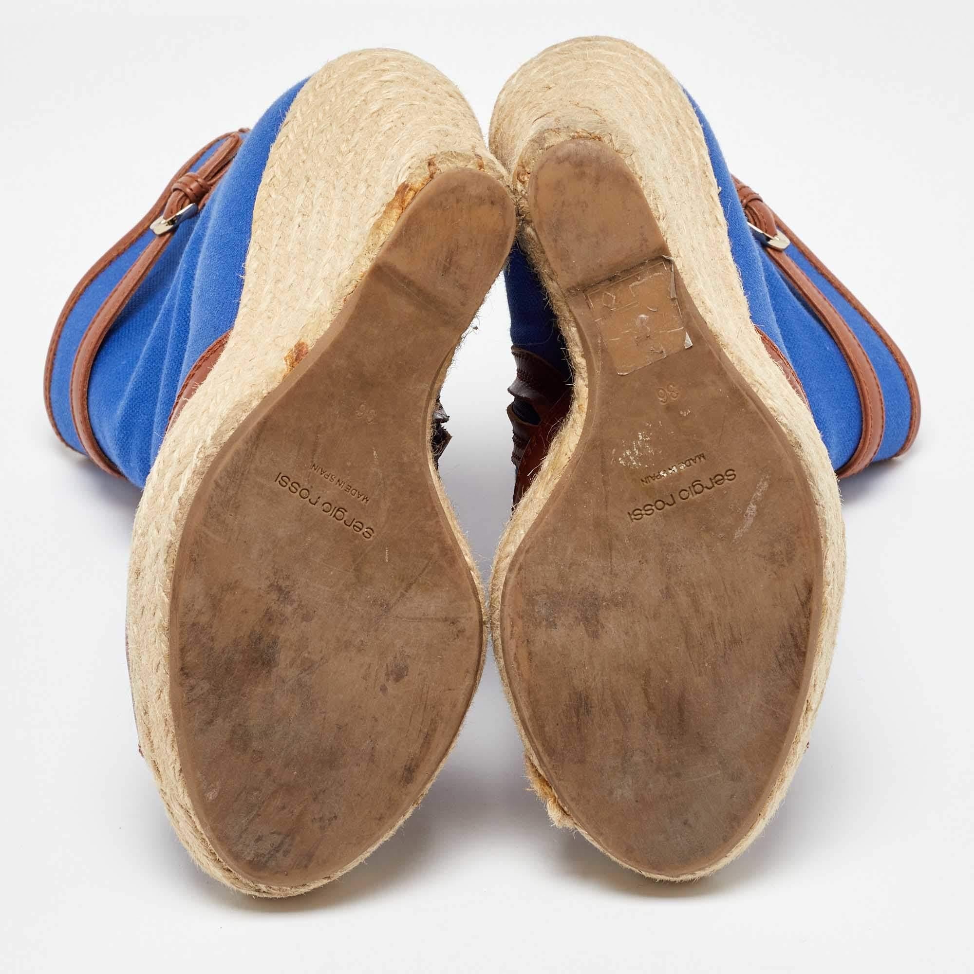 Sergio Rossi Bottes à talons compensés en toile et cuir bleu/marron Taille 36 en vente 1