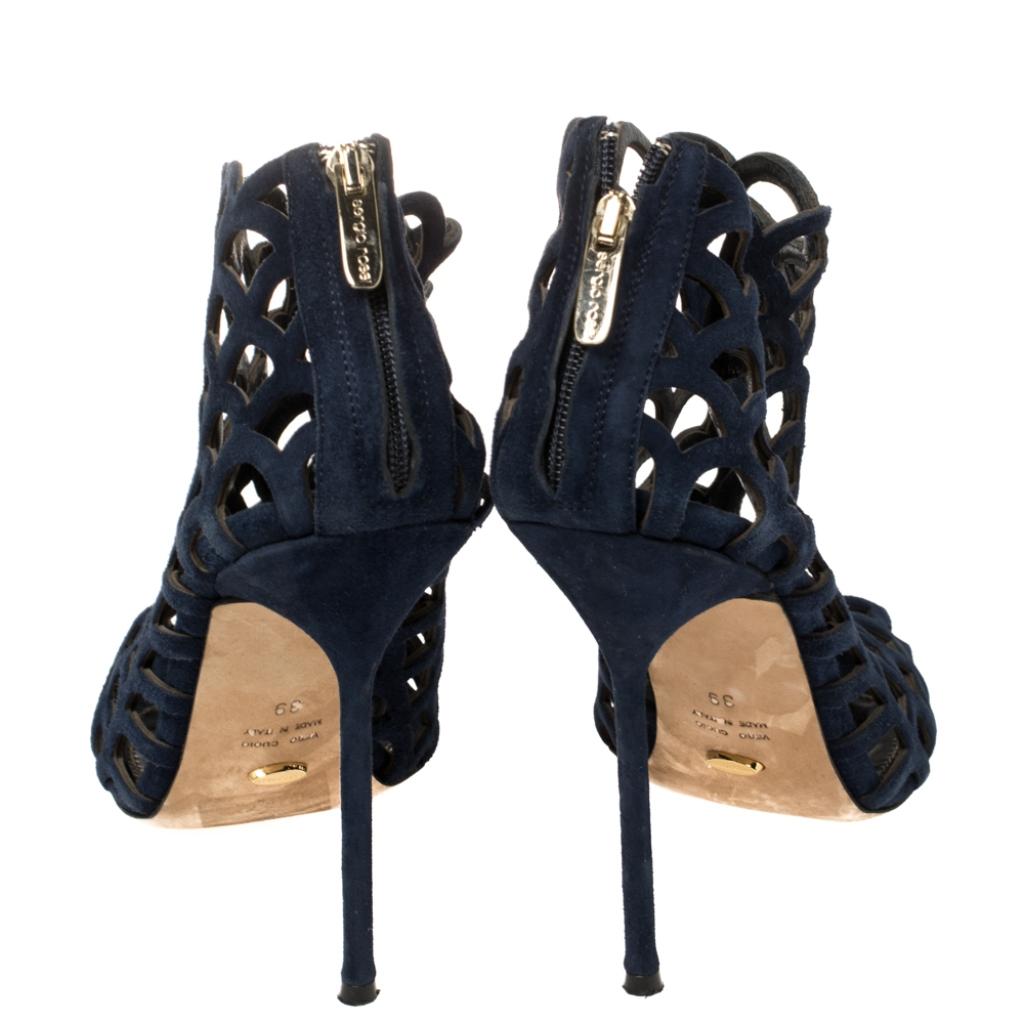 Sergio Rossi Blue Crystal Embellished Scalloped Peep Toe Caged Booties Size 39 In Good Condition For Sale In Dubai, Al Qouz 2