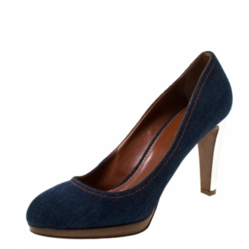 Sergio Rossi Pumps in denim blu taglia 39 In condizioni ottime in vendita a Dubai, Al Qouz 2