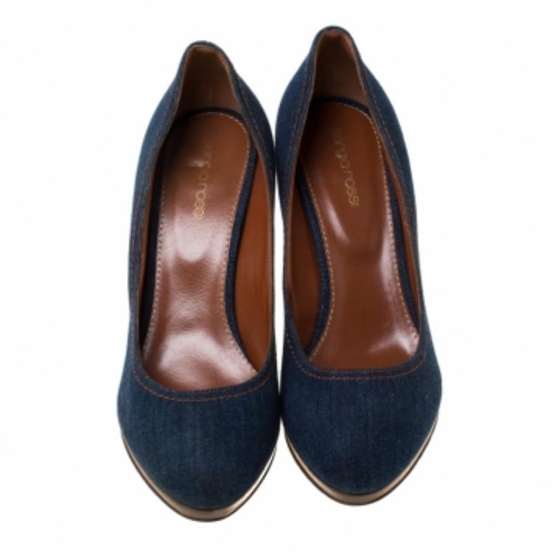 Sergio Rossi Pumps in denim blu taglia 39 in vendita 1